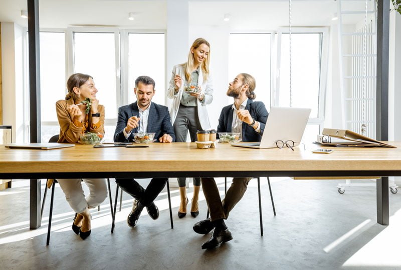 Tu trabajo_comer-el-dia-de-partida